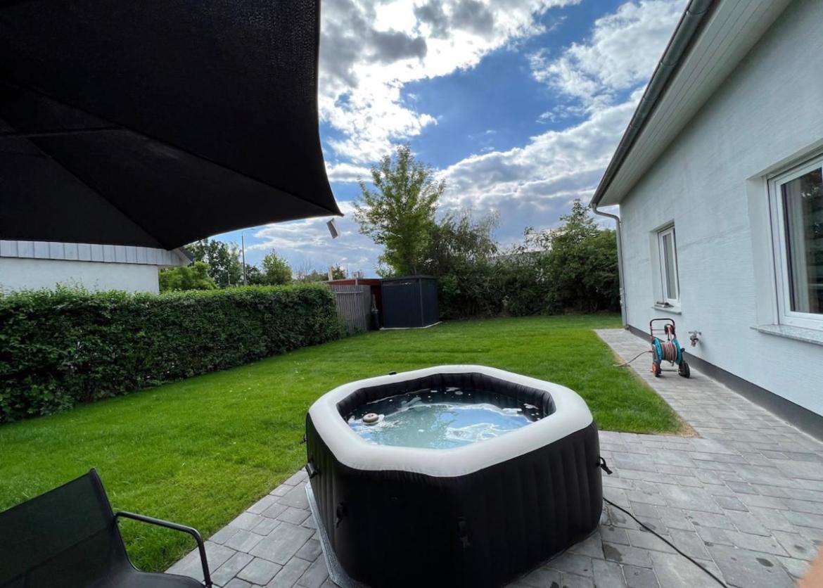 Haushalfte Mit Garten, Kamin, Grill & Whirlpool Nahe Ber Villa เบอร์ลิน ภายนอก รูปภาพ